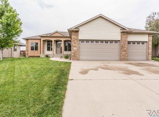 2713 S Rutgers Ave, Sioux Falls, SD 57106