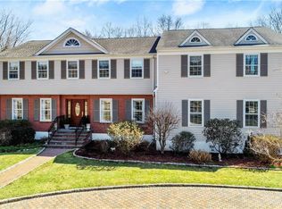 499 Hemlock Rd, Fairfield, CT 06824