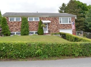 3 Bickford Ln, Troy, NY 12182