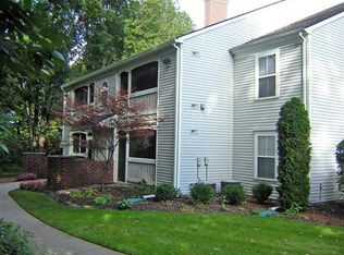 609 Curzon Ct APT 202, Howell, MI 48843
