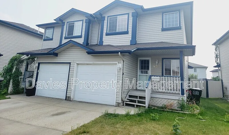 409 Hudson Ct NW