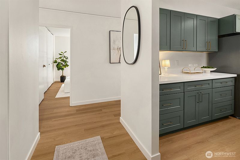 2nd image of 4540 8th Avenue NE #1002