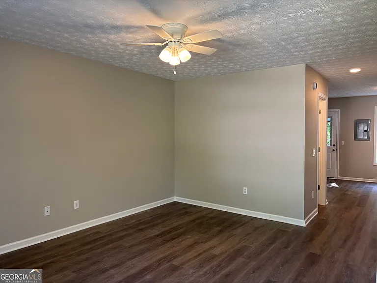 97 Lily Dr #F — Photo 3