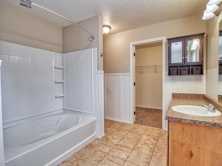 211 W Cooper Ave — Photo 15