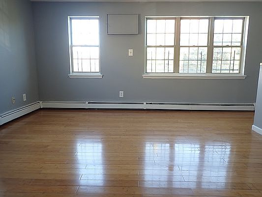 1st image of 332 Saratoga Ave Floor 3