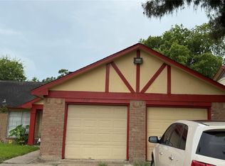 12107 Tambourine Dr, Stafford, TX 77477