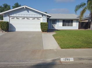 1219 Roosevelt St, Escondido, CA 92027