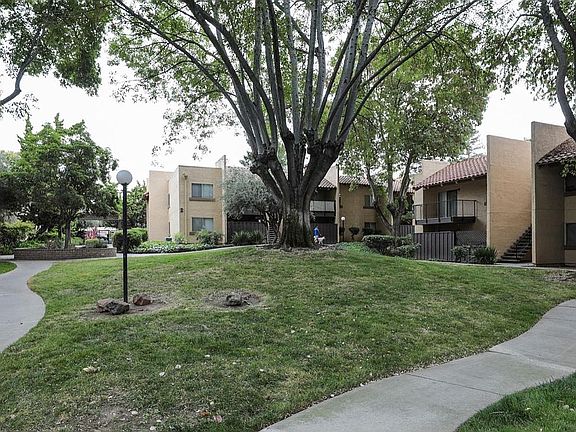 4th image of 247 N Capitol Ave Unit 109