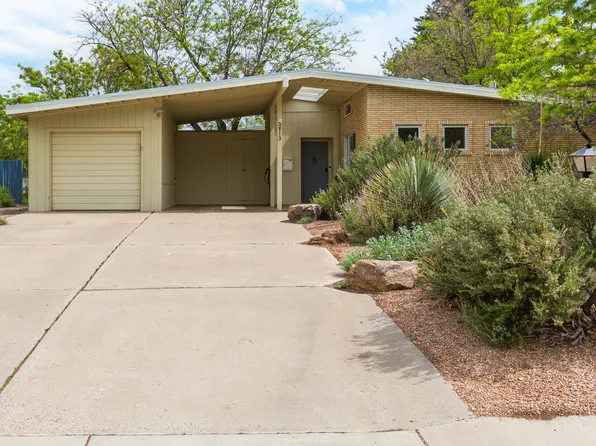 3813 La Hacienda Dr NE, Albuquerque, NM 87110