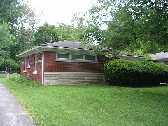 2nd image of 8450 Vicki Ln
