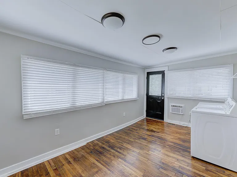 322 S Kilbourne Rd — Photo 20