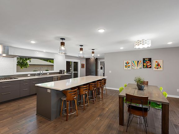 4th image of 1715 E Rockwood Blvd