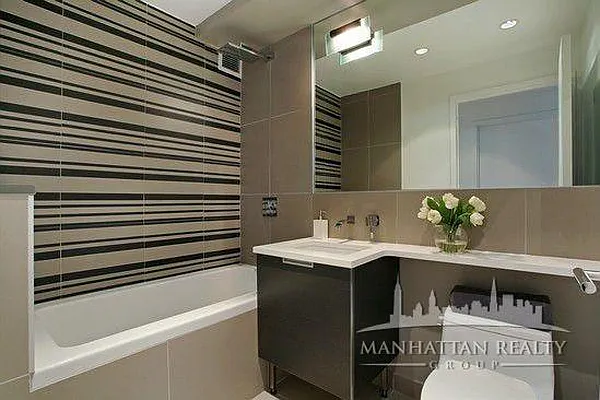 Rented by Manhattan Realty Group | media 11