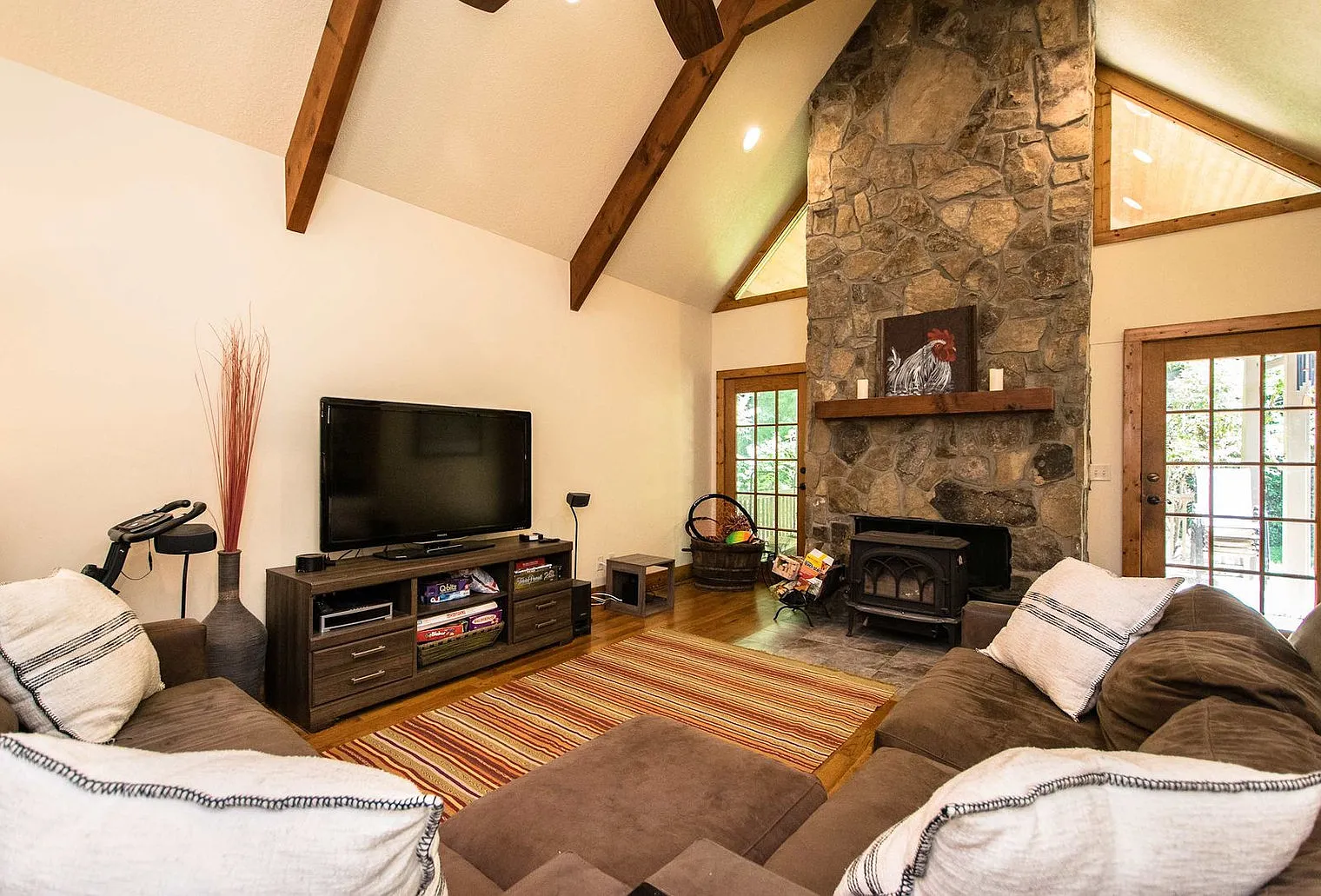 4 bed, 3.0 bath, 1797 sqft, $4,690 — Photo 4