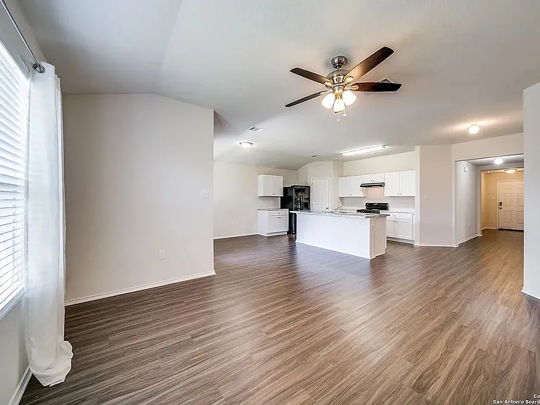 509 Moonvine Way — Photo 2