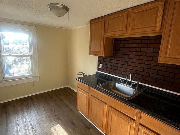 2nd image of 470 Main St #1B