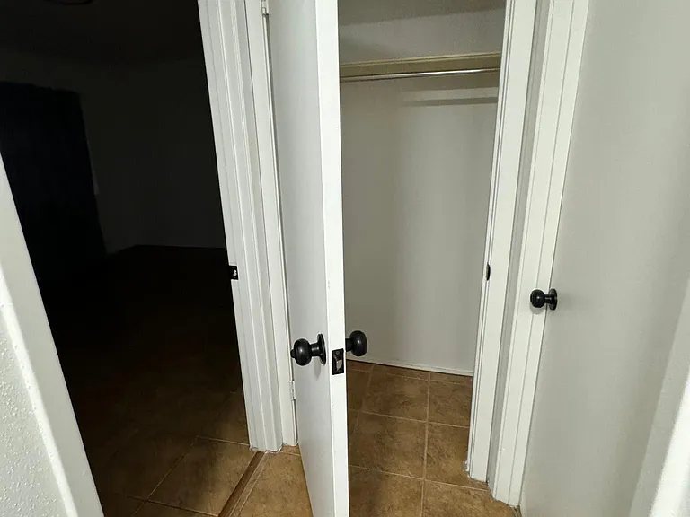 200 Shalimar Dr — Photo 28