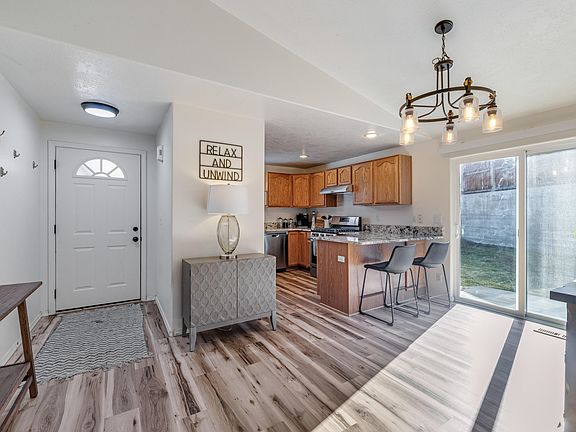 4th image of 2113 SW 35th Pl