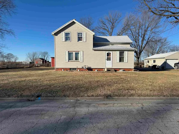 804 Blue Earth St, Ackley, IA 50601
