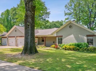 451 Vescovo Dr, Memphis, TN 38117