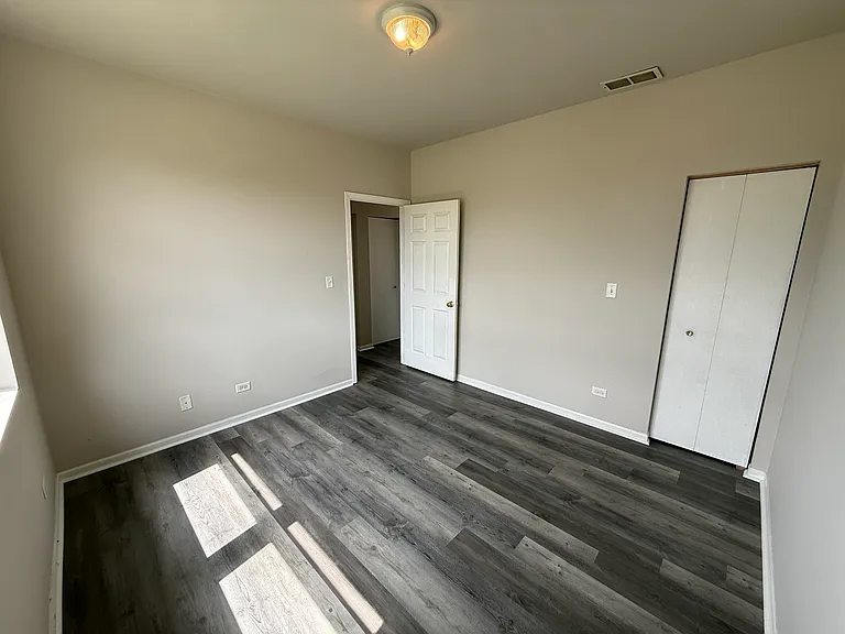 7952 S Carpenter St #3 — Photo 6