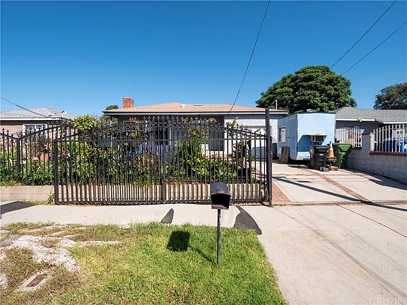 2nd image of 15239 La Valle St