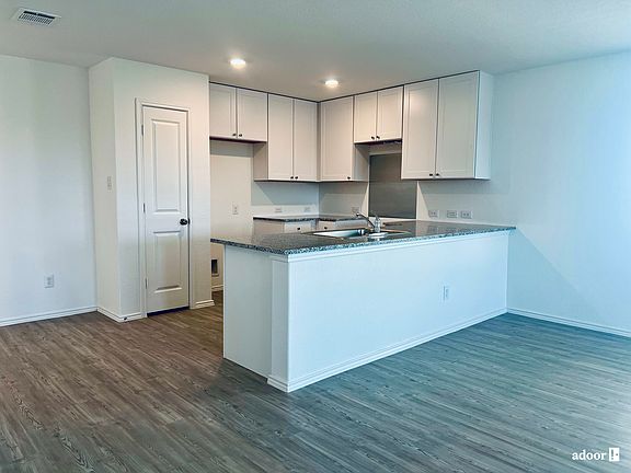 3rd image of 1035 Pardon Way