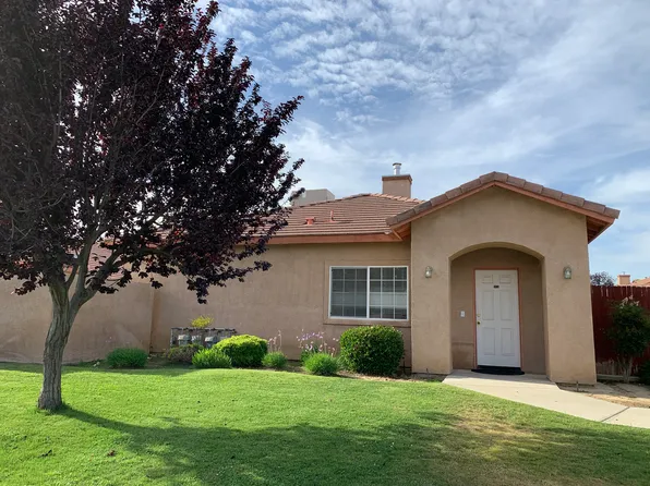 560 Yellow Meadow Ct #C, Bakersfield, CA 93308