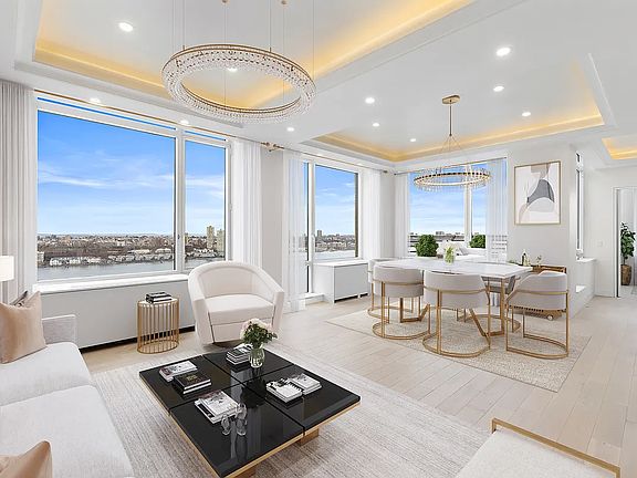 4th image of 100 Riverside Blvd #Penthouse A