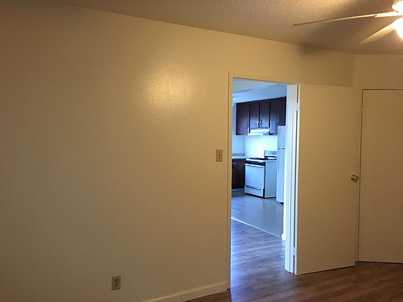 5th image of 625 Pennsylvania Ave APT H