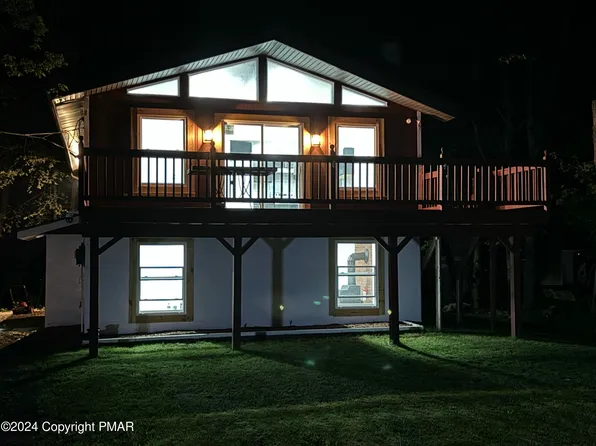 9529 Jasmine Dr, Tobyhanna, PA 18466