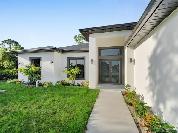 636 Ladd St, Lehigh Acres, FL 33974