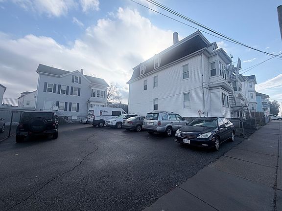 4th image of 1852 S Main St