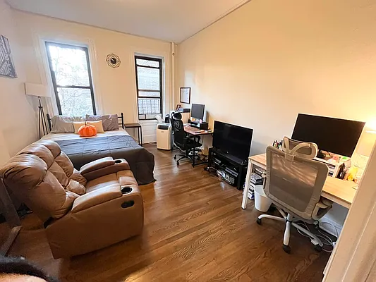 Rented by Douglas Elliman | media 3