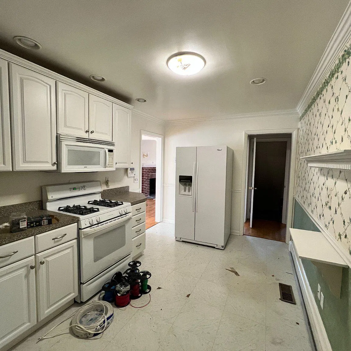 3 bed, 1.5 bath, 2176 sqft, $2,800 — Photo 4
