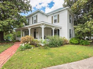 400 W Carolina Ave, Crewe, VA 23930
