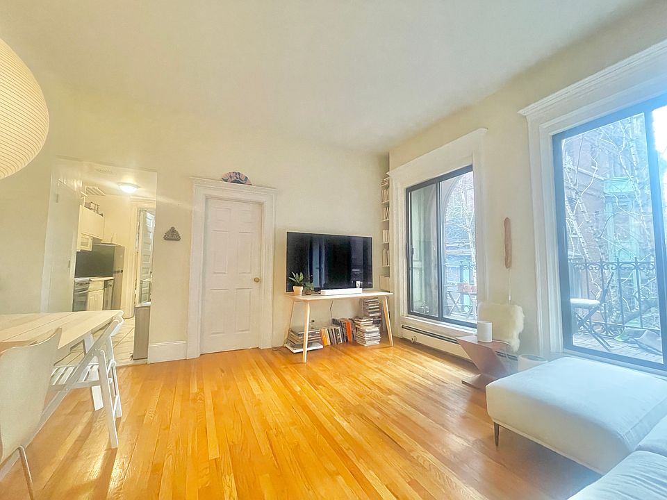 1st image of 330 W 108th St APT 2