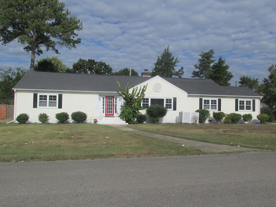 1st image of 28 N Brooks Cir