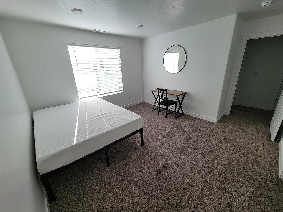 1061 E Dory Boat Rd