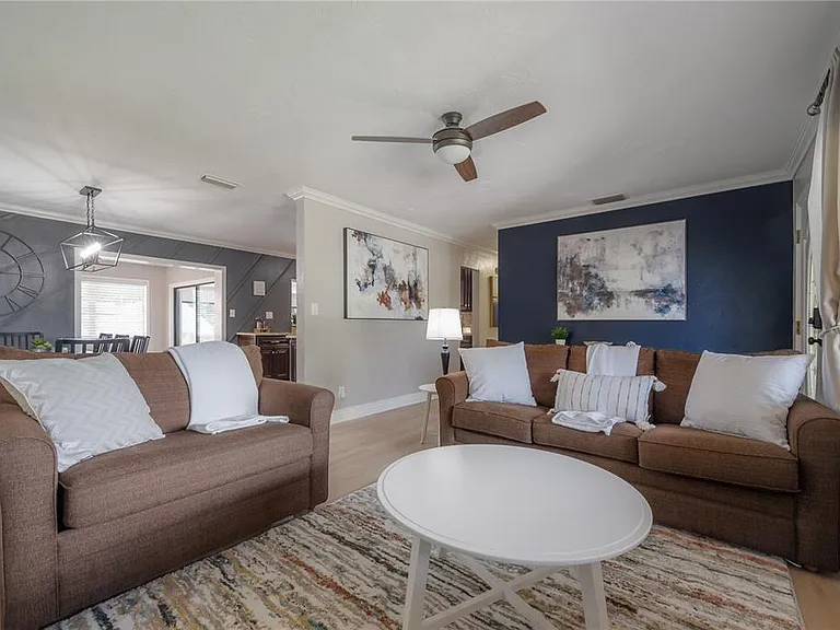 2916 W Collins St — Photo 25