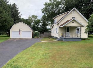 143 Old Peck Hill Rd, Gloversville, NY 12078