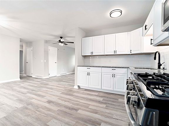 4th image of 7891 Sagamore Dr N