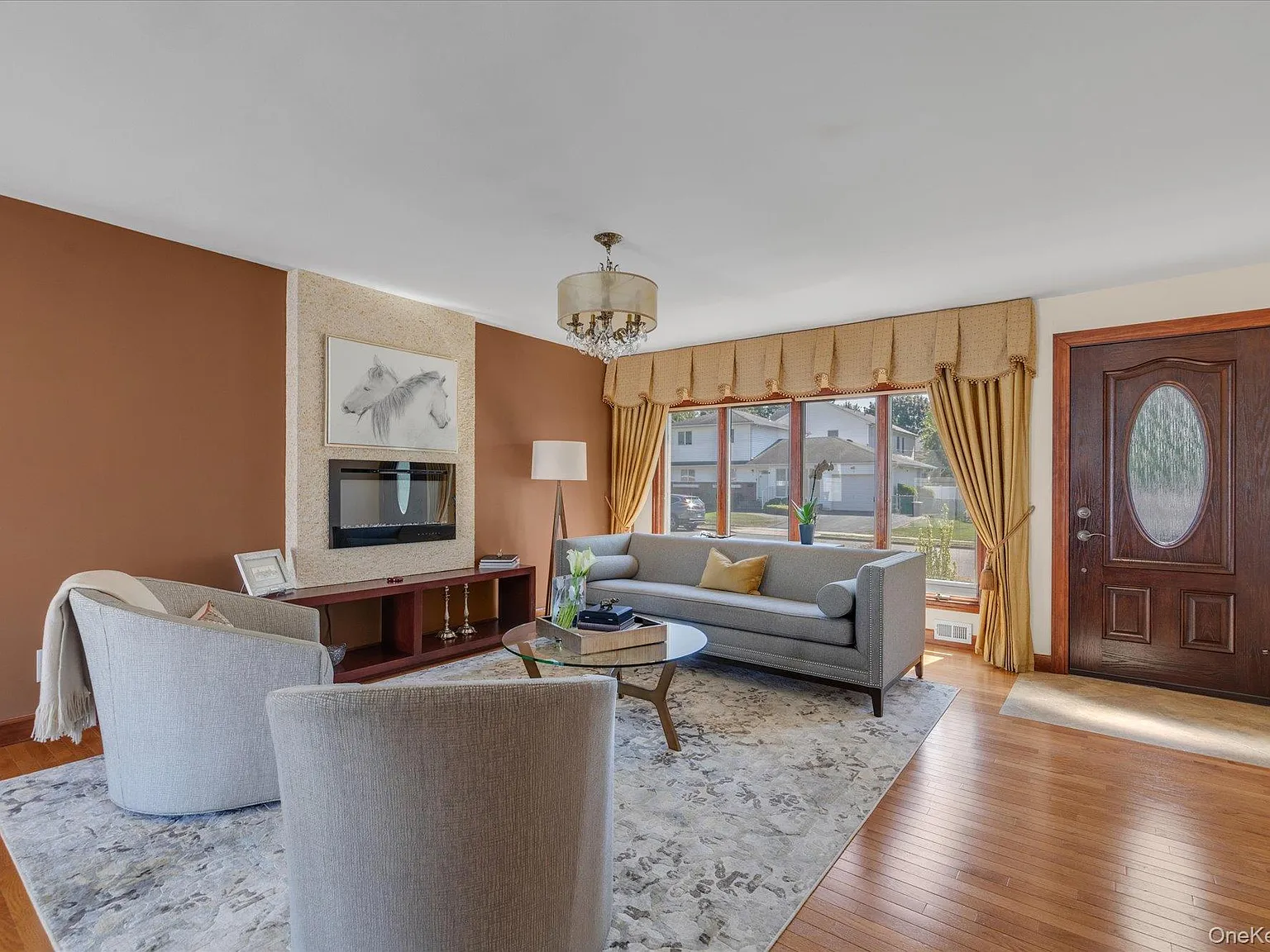 3 bed, 2.0 bath, 1223 sqft, $5,200 — Photo 2