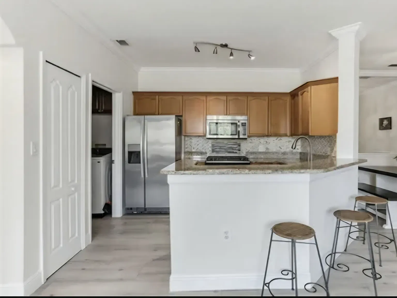 2 bed, 1309 sqft, $2,600 — Photo 2