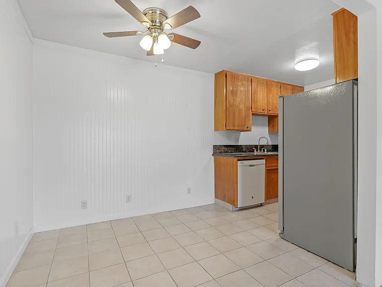 Arlington Apartments — Photo 22