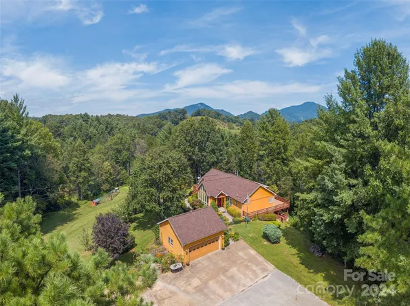 525 Silent Acres Rd, Waynesville, NC 28785