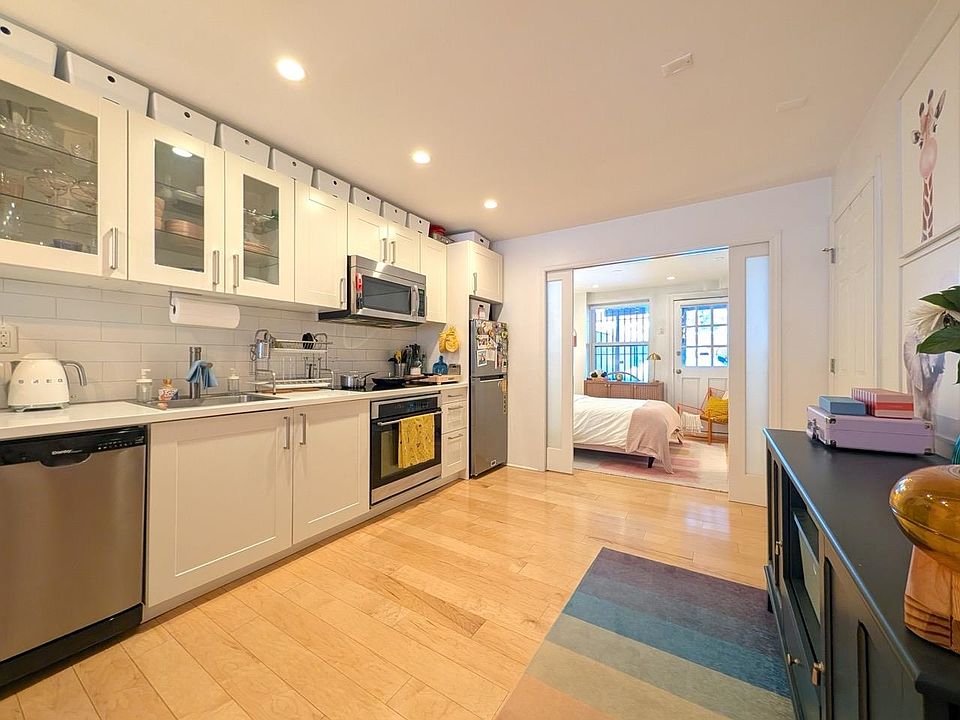 1st image of 332 York St #1