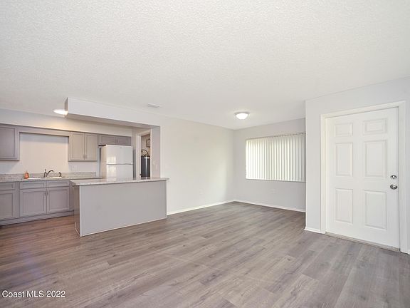 3rd image of 1357 Westover St #103