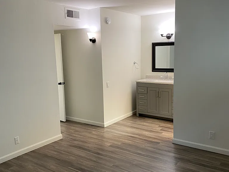 1014 W. Huntington Dr. — Photo 14
