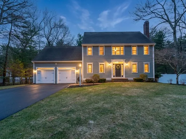 11 Bramblewood St, Bridgewater, MA 02324